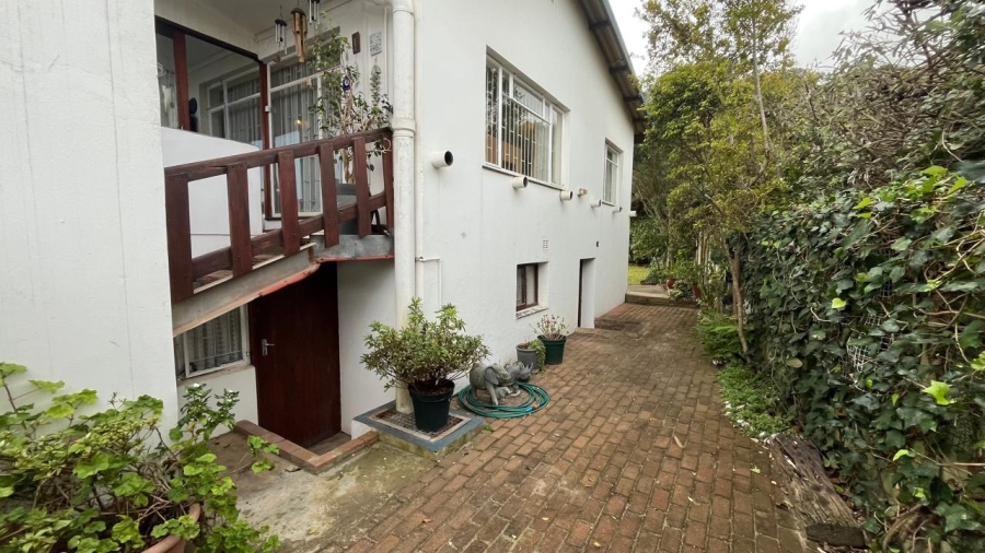 6 Bedroom Property for Sale in Oyster Bay Eastern Cape